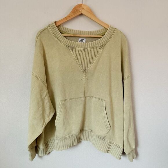 BDG x URBAN OUTFITTERS | Distressed Sweatshirt  Oversized Crewneck | Medium - Picture 1 of 5